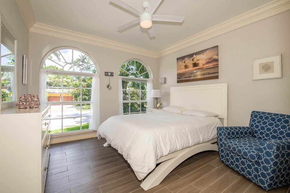 The House of 425 Coral Way 5 Bedrooms 4.5 Bathrooms Home