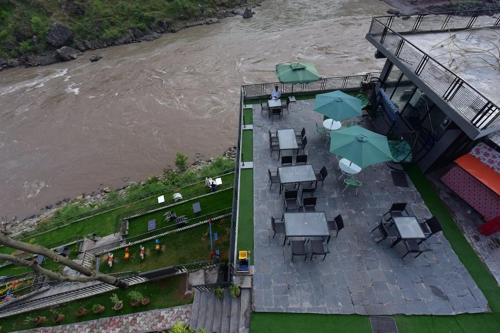 La Orilla Hotel