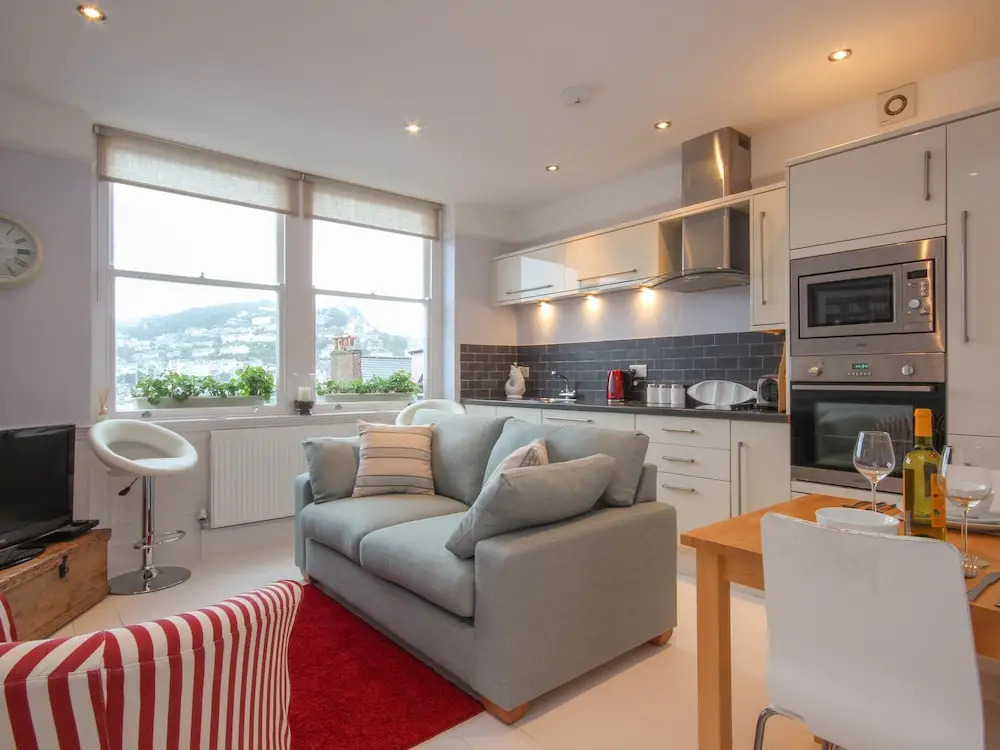 32 Newcomen Road (Flat 1)