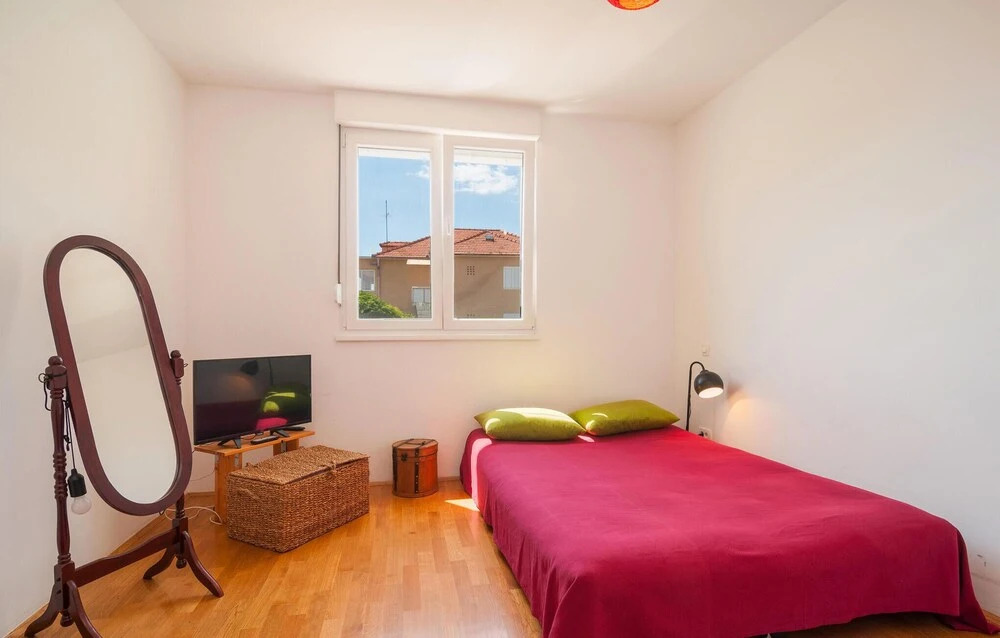 Amazing Apartment in Stari Grad With Wifi and 1 Bedrooms