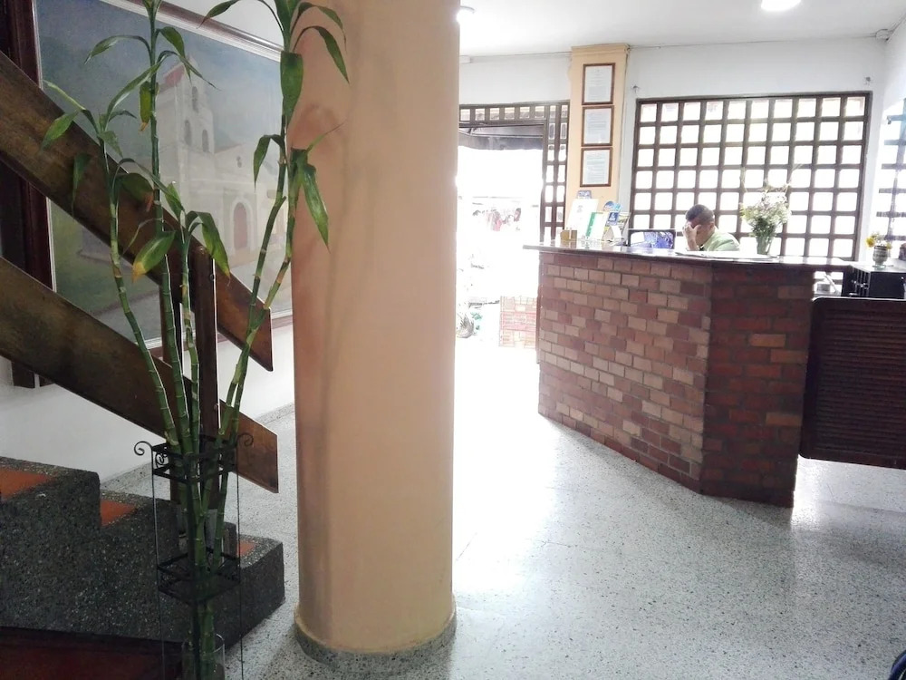 Hmetrohotel