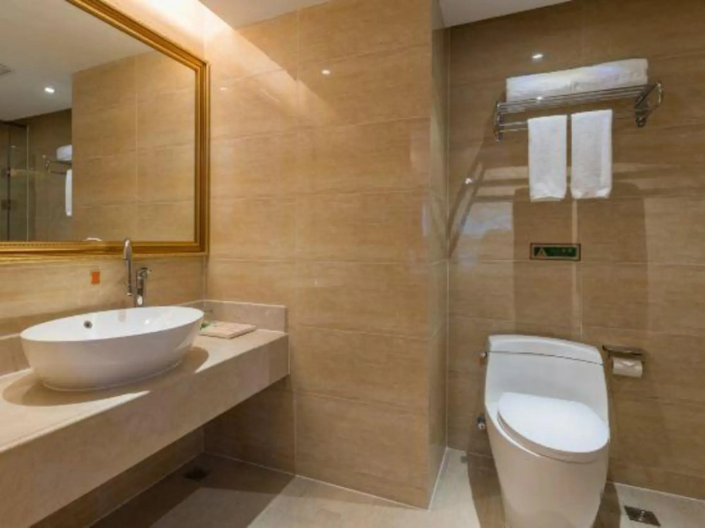 Vienna Hotel (Dongguan Huangjiang Meitang Subway Station Brnch)