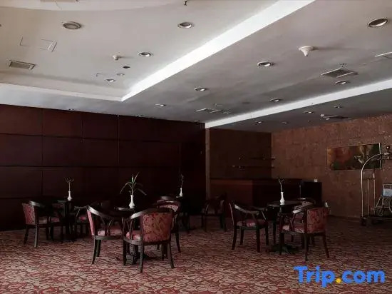 Oriental Roman Holiday Hotel