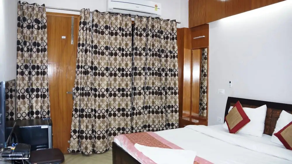 Maxfort Hospital Apartment