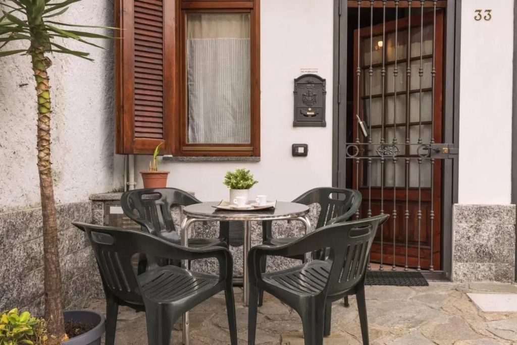 ALTIDO Flowery Nest: 1-BR Flat in Cernobbio