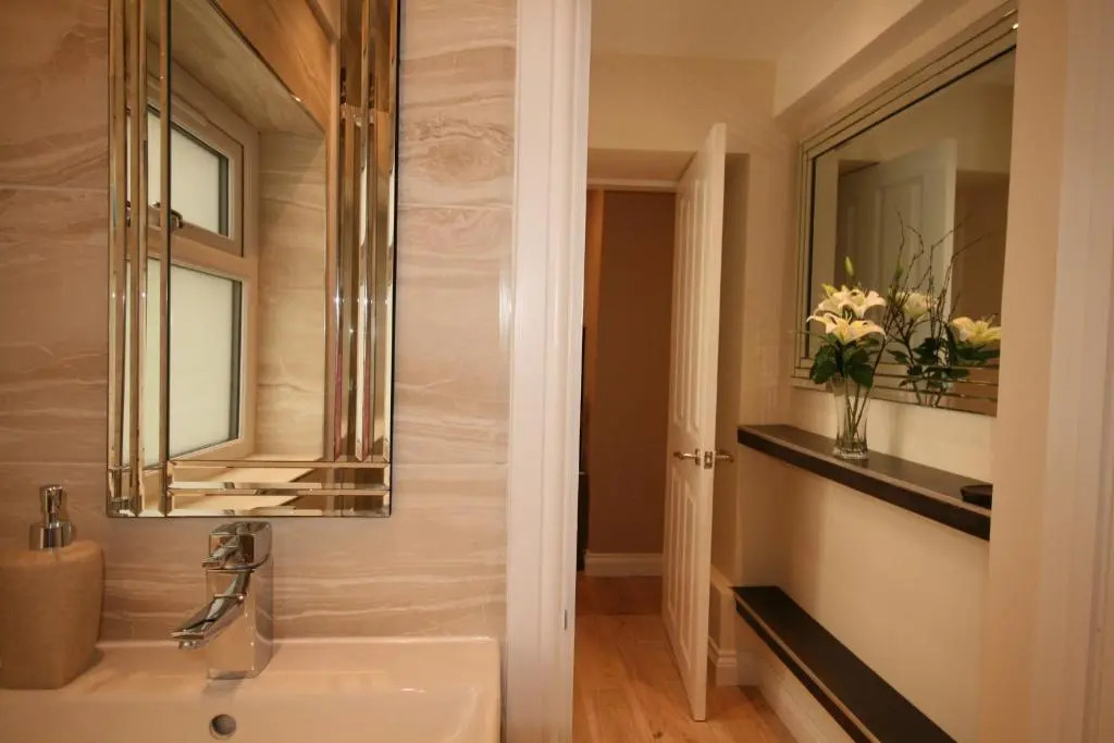 The Thomas Suite