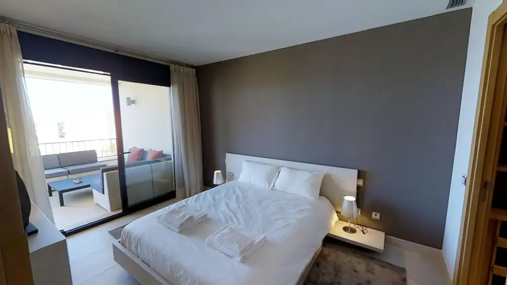 Luxurious Apartment With Spa Area