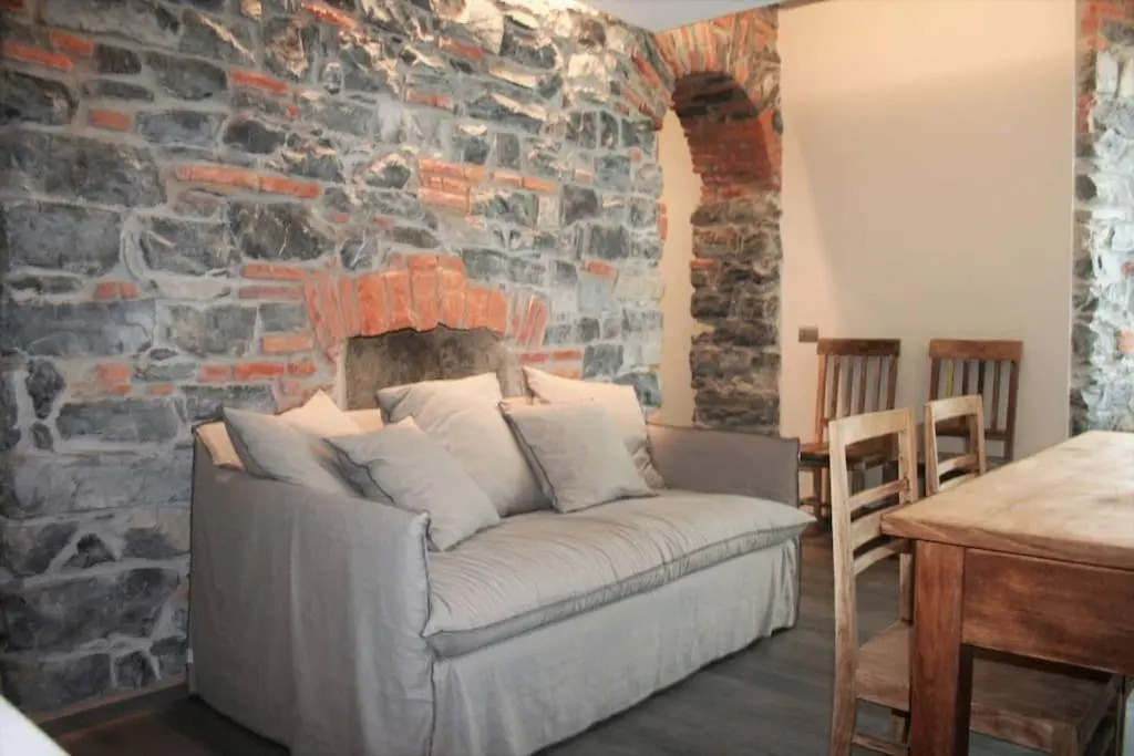 ALTIDO Stylish Apt for 4, close to Como Centre