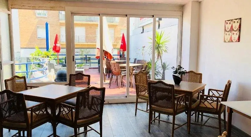 Hostal Univers