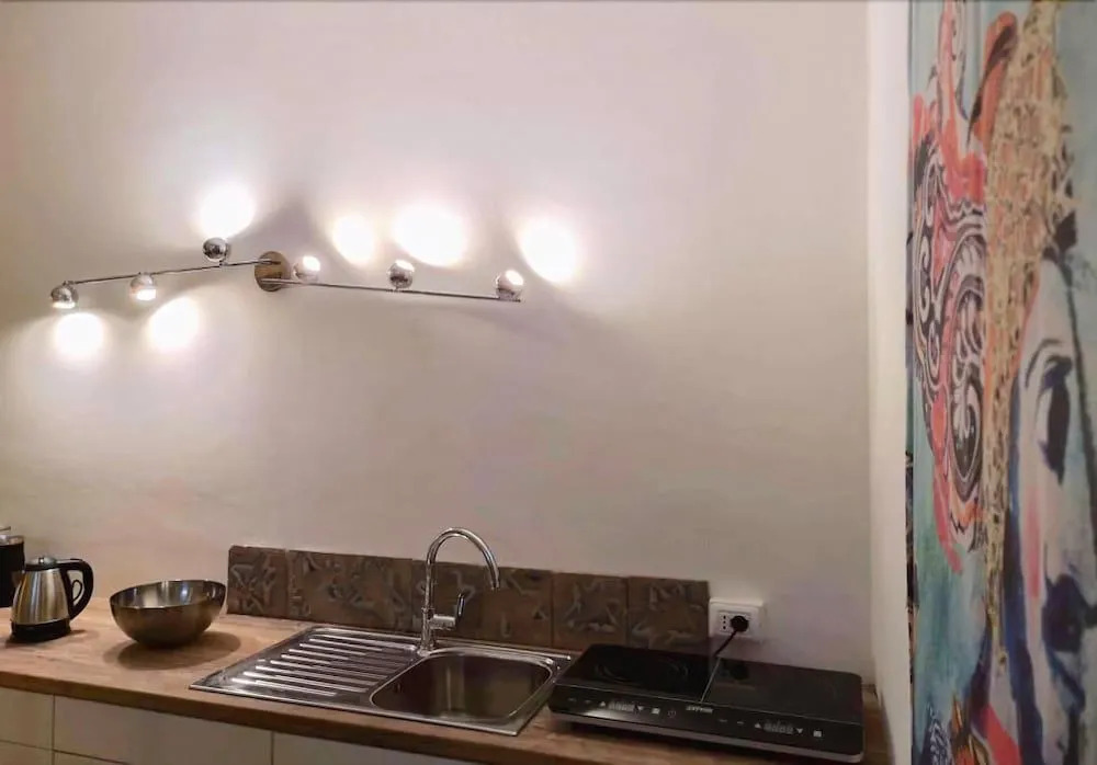 Pal Art Rooms  Suite