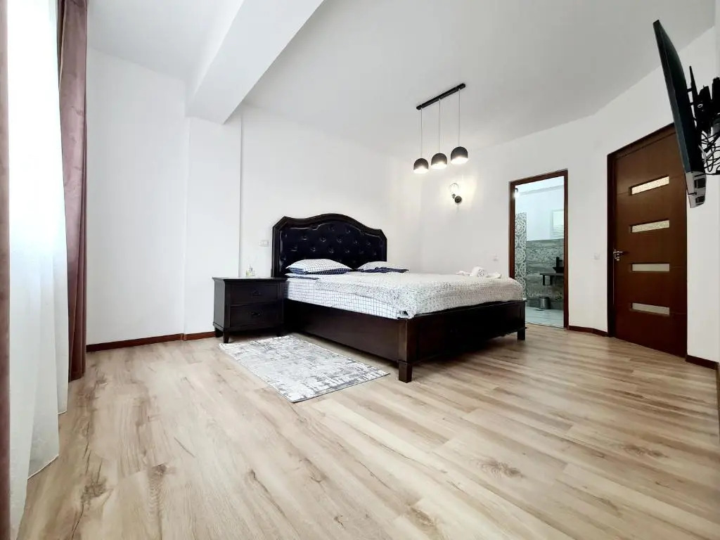 R.O.S.E. Apartment