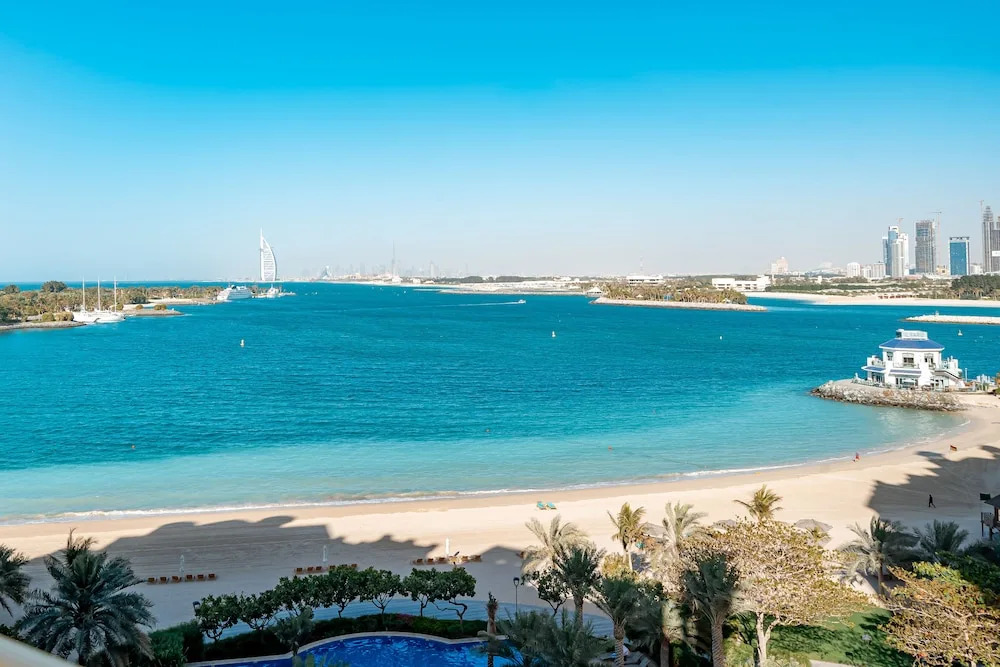 Luton Vacation Shoreline Sea View Apart