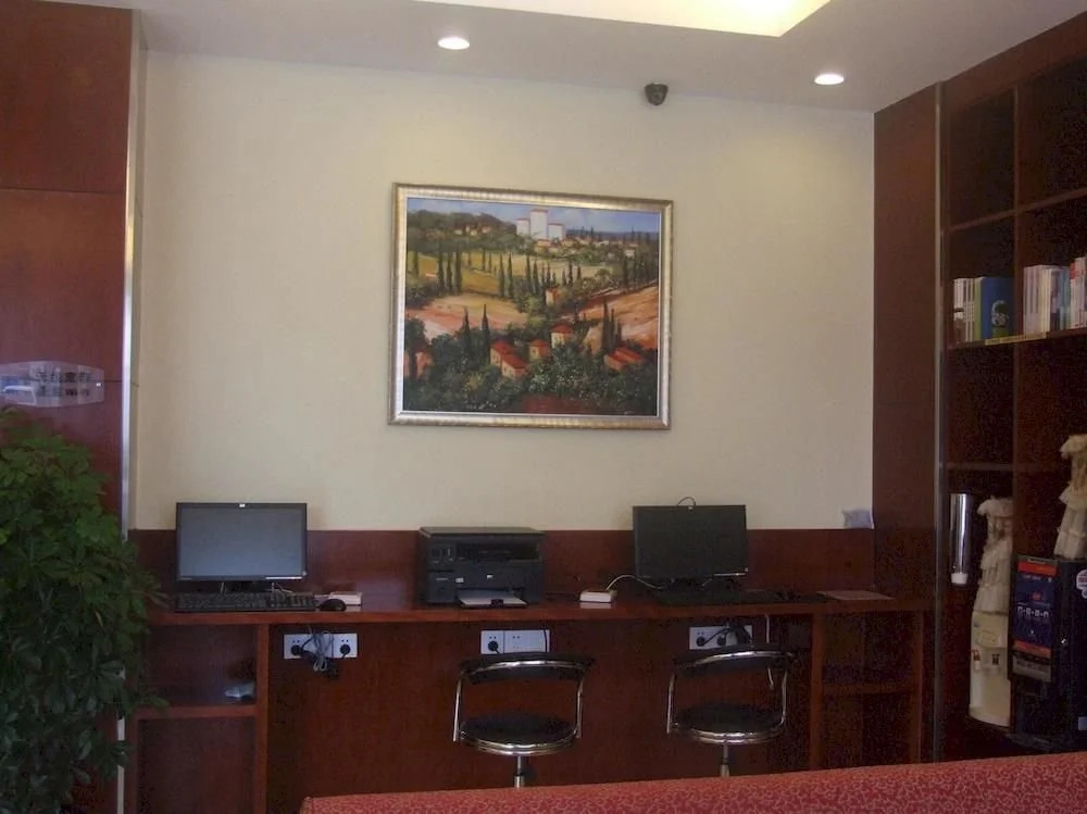 Hanting Hotel Huanghai Yi Road