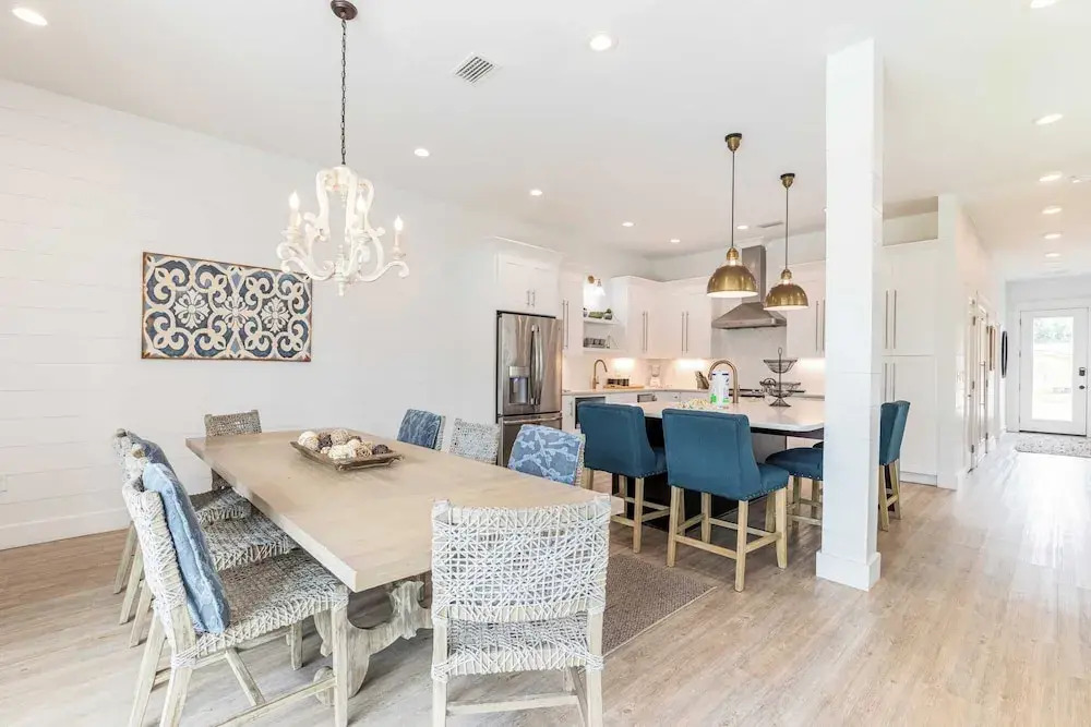 2 Homes in Destin by Avantstay   Sleeps 30, Private Pool+hot Tub, Game Room, Outdoor Bar, Walk to Beach
