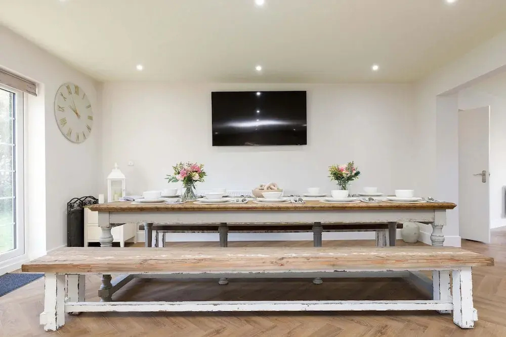Beautiful 4-bed Close to South Downs Goodwood