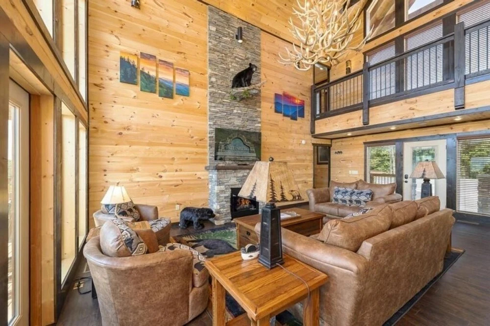 Above The Rest - 4 Bedrooms, 4.5 Baths, Sleeps 12 4 Home by Redawning