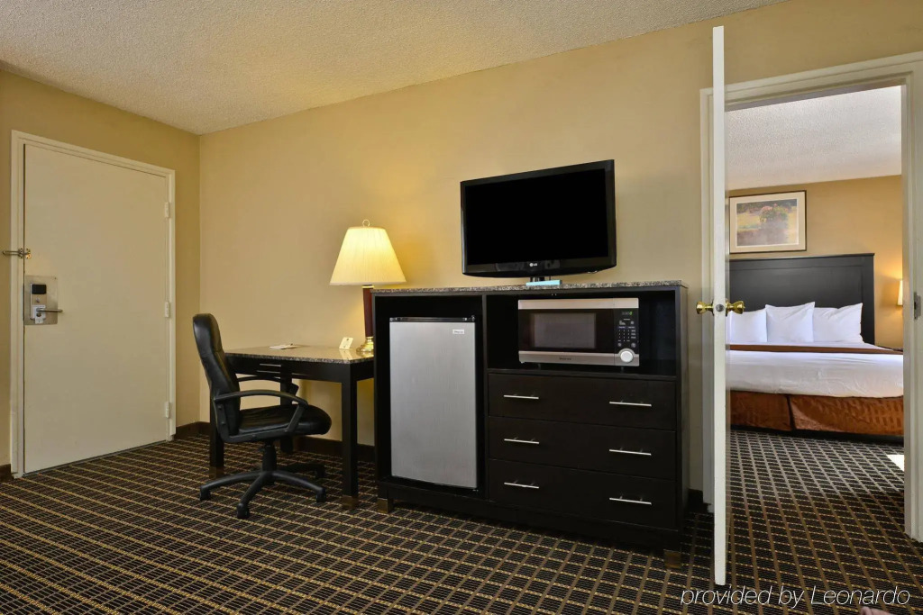 Best Western South Bay Inn