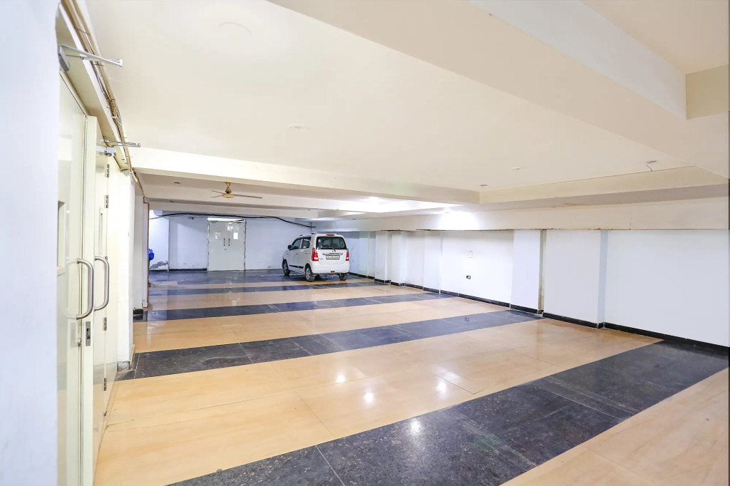 Hotel Silver Saffron Peeragarhi