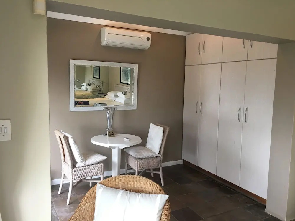 123 Ocean View Drive Apartment