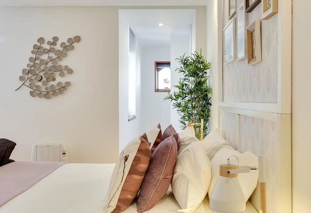January's 31 Studio by DA'HOME