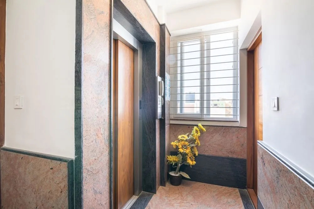 OYO 4428 Central Platinum Suites