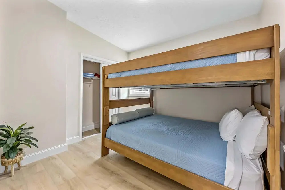 Welcome to The Drift Your Laid-back Beach Escape in Cocoa Beach! 2/2