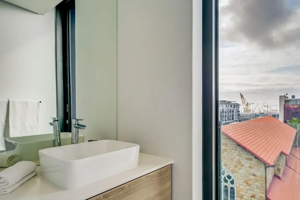 Beautiful Apartment With Mountain Views 404 on N