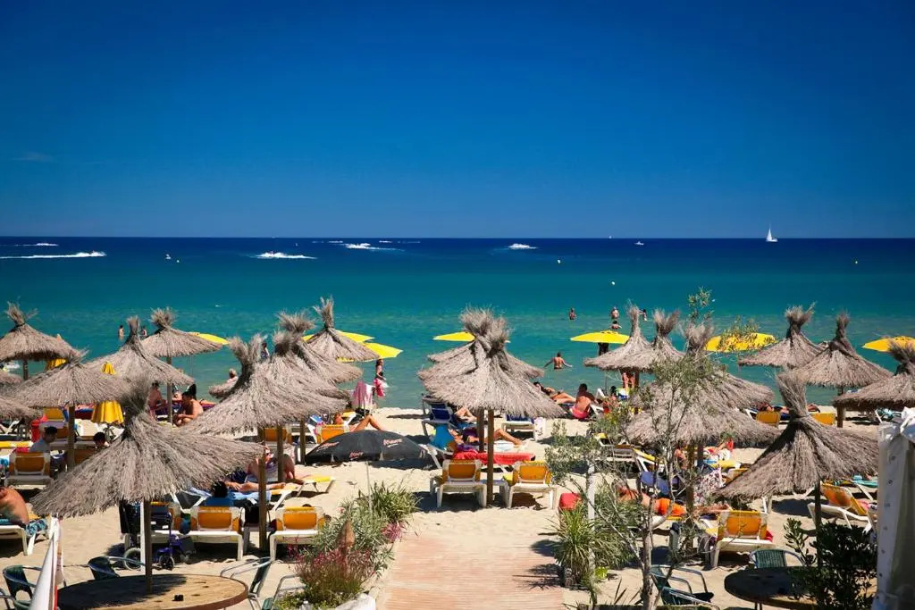 Mobilhome tout confort en camping 4* à 40m de la plage