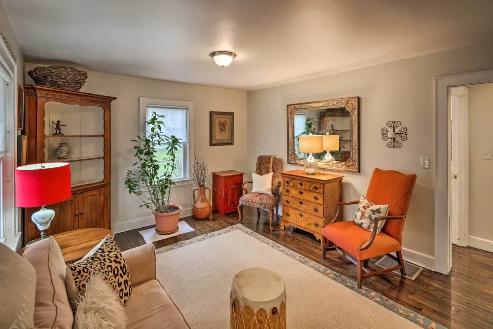 Bridgeport Vacation Rental - Walk to Beach!