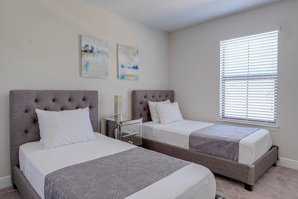 Balmoral Resort-117kb 3 Bedroom Townhouse by RedAwning