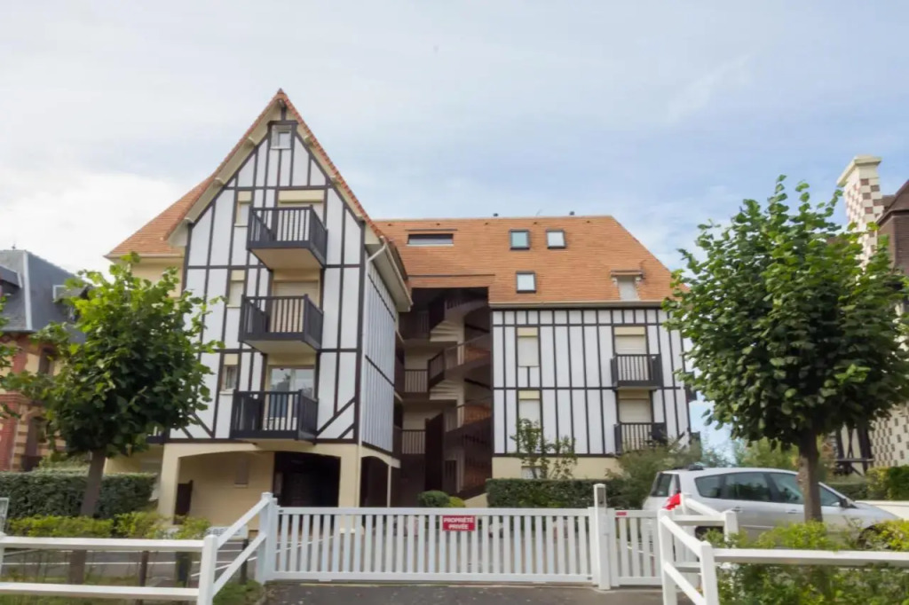 Charmant appartement face à la Mer avec balcon