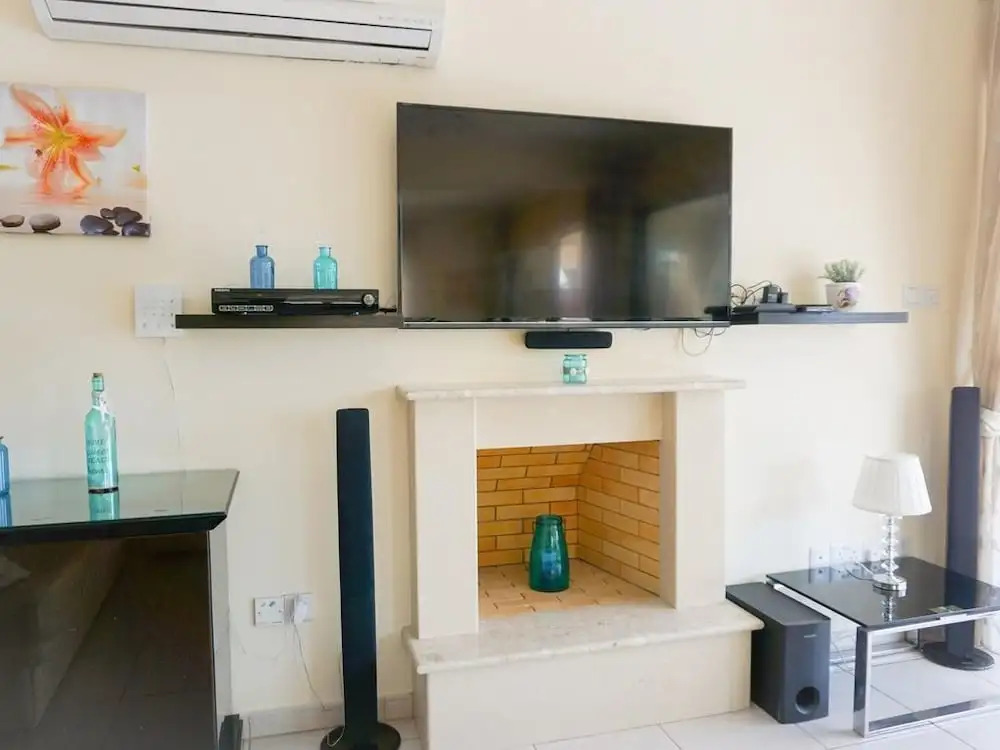 Sea Front Oceanus H3 by Ezoria Villas
