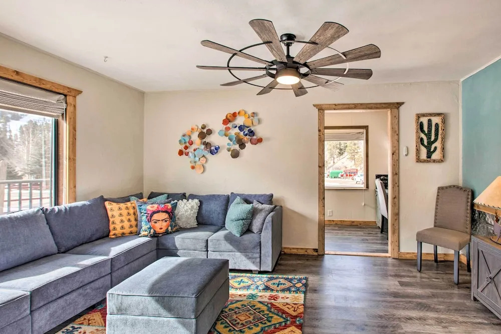 Walk to Main St & Riverfront Trail: Mtn-view Condo