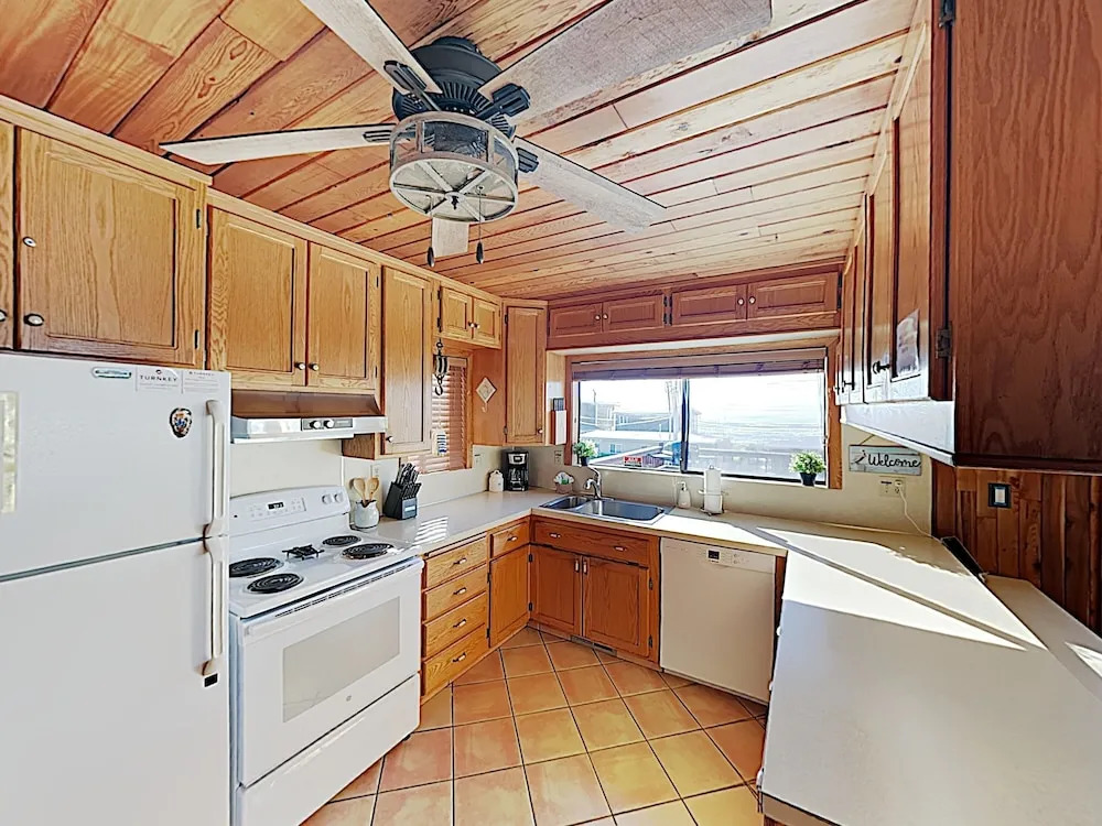New Listing! Pelican Harbor: Beachfront Treasure 3 Bedroom Home