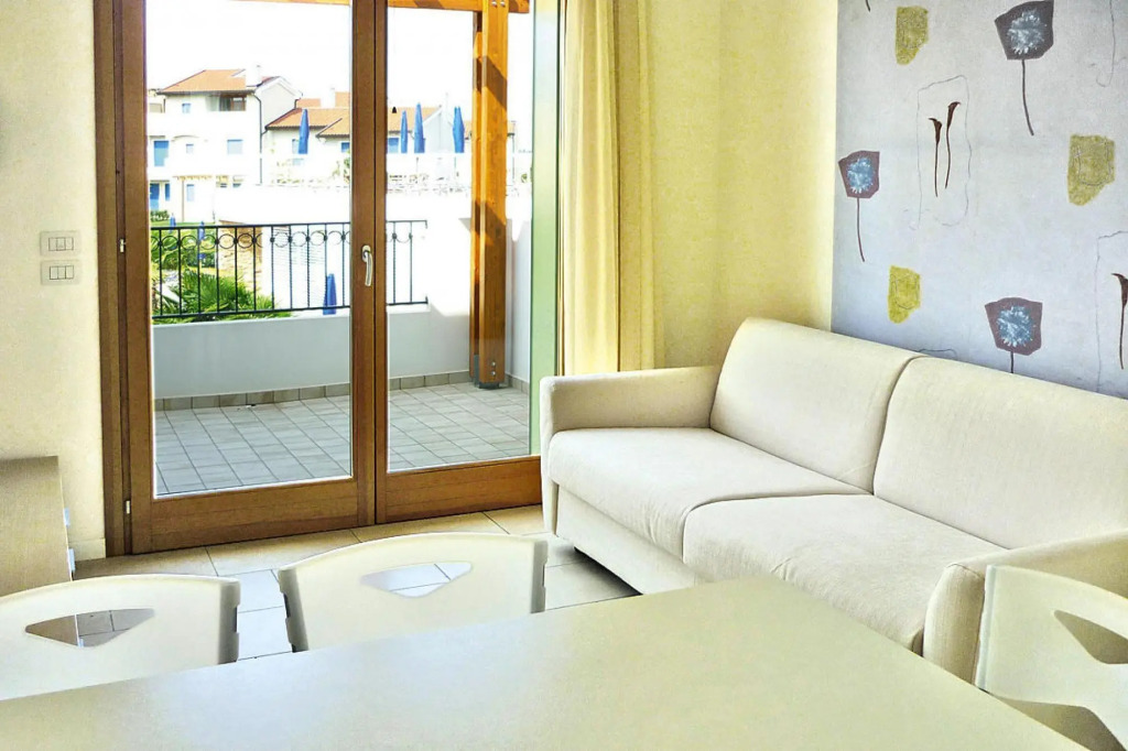 Apartment in Lido Altanea Est With Terrace