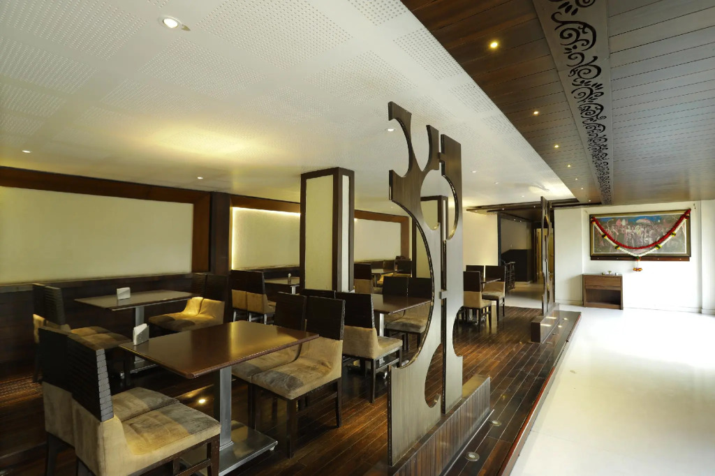 Collection O 8190 Hotel Satyan Inn