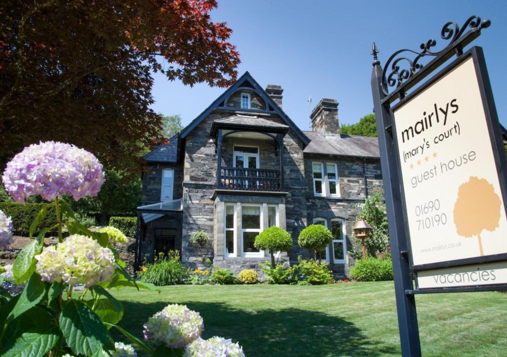Marys Court Guest House - Mairlys
