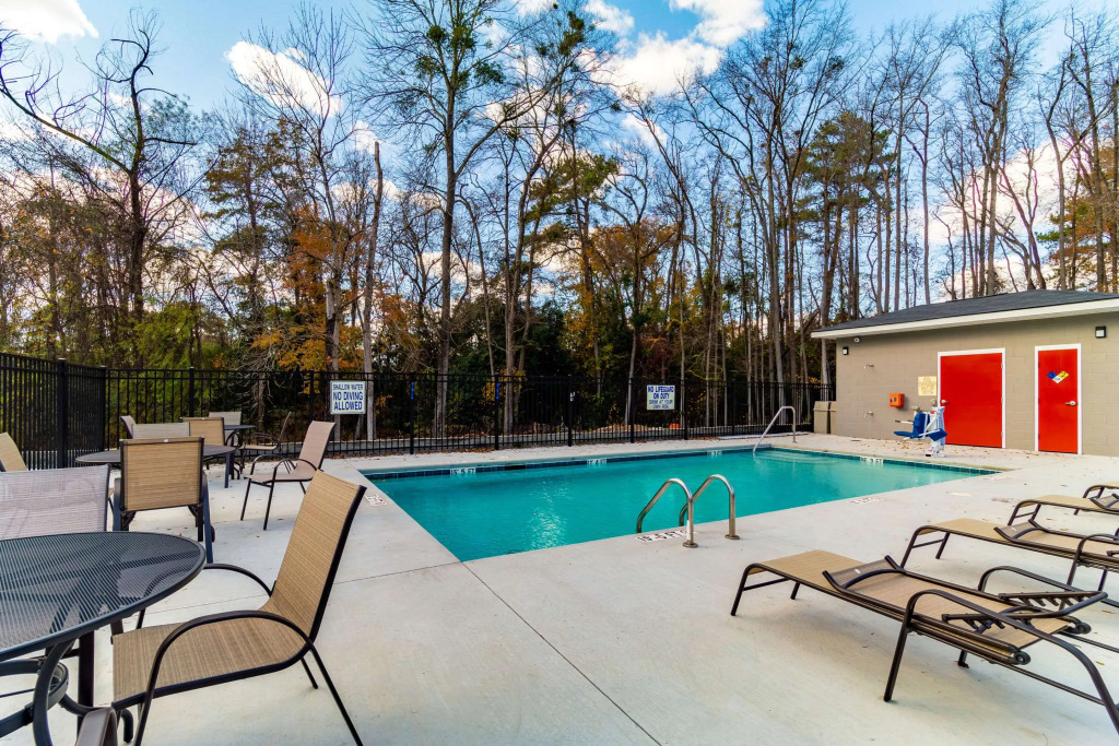 Econo Lodge Inn & Suites Cayce I-26 Airport