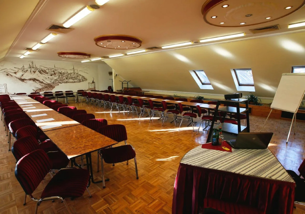 Hotel Korona Wellness, Rendezvény és Borszálloda