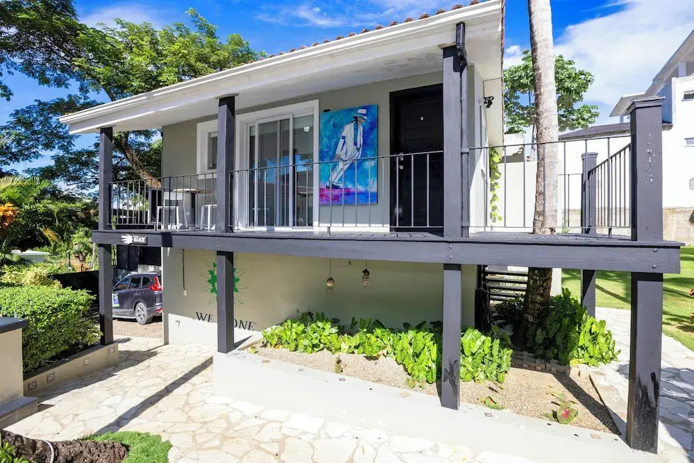 Villa Twelve27