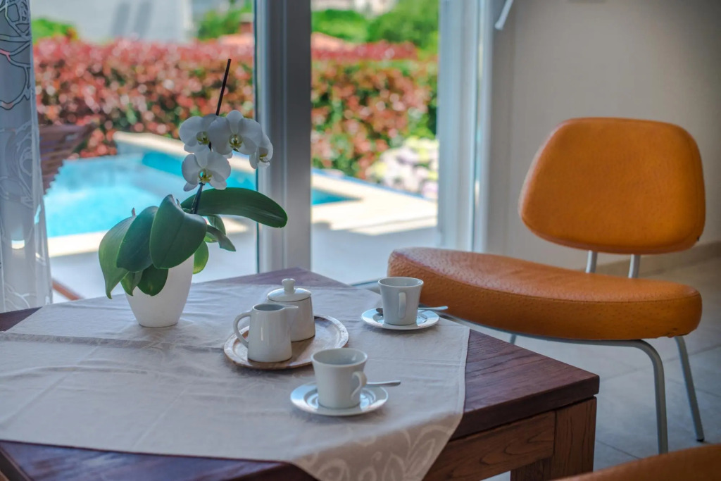 Gumonca in Supetar with 6 bedrooms and 5 bathrooms