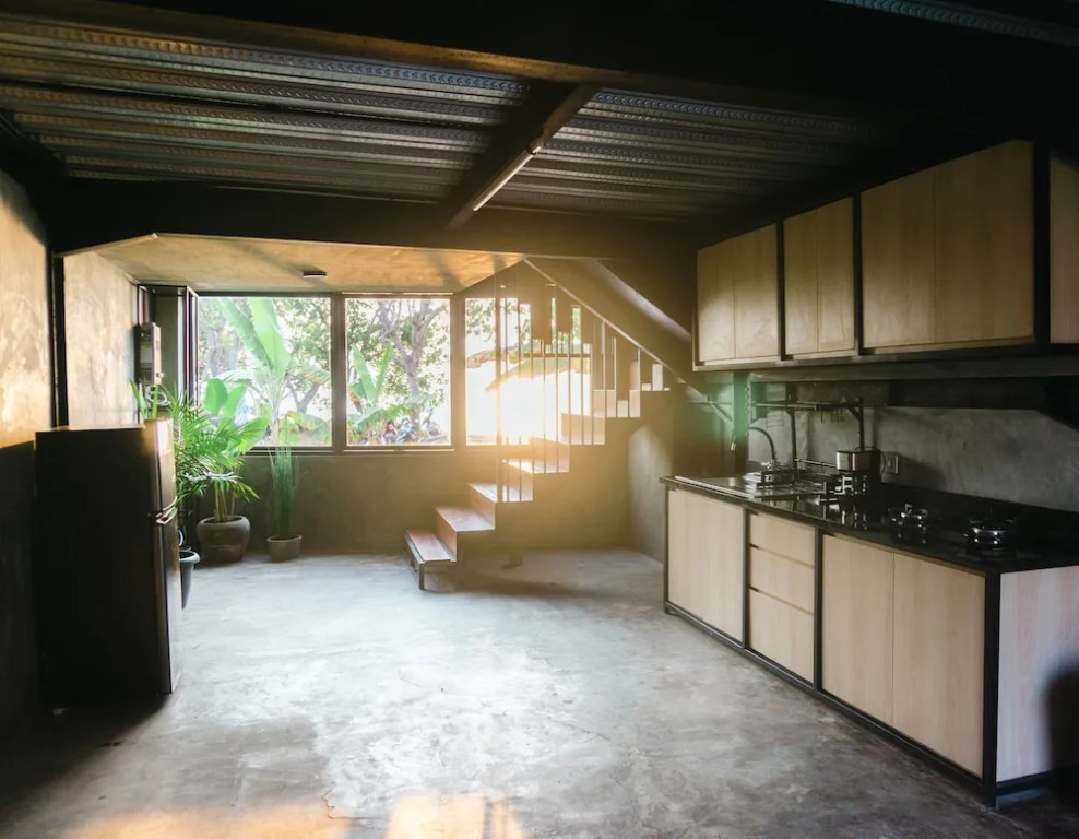 EJ House
