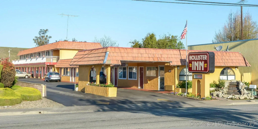 Hollister Inn