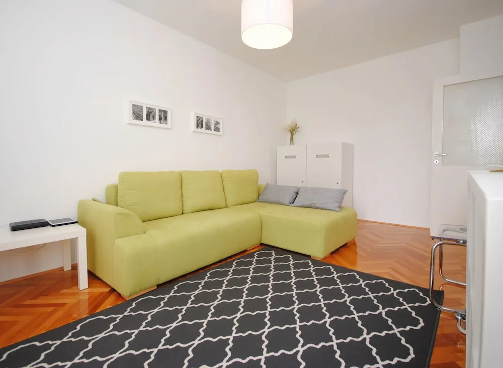 Bolt Holiday Apartment