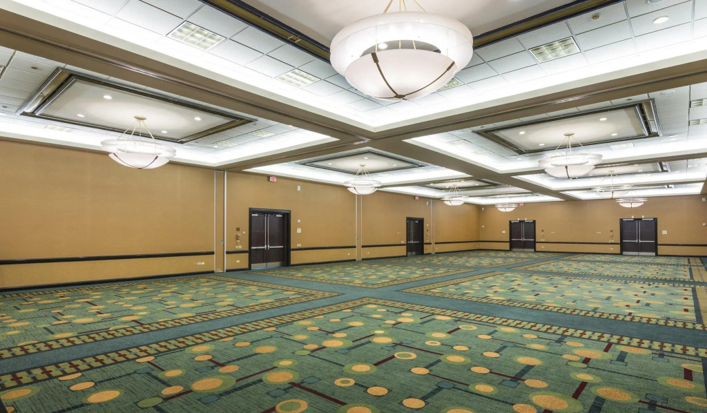 DoubleTree Suites by Hilton Hotel & Conference Center Chicago-Downers Grove