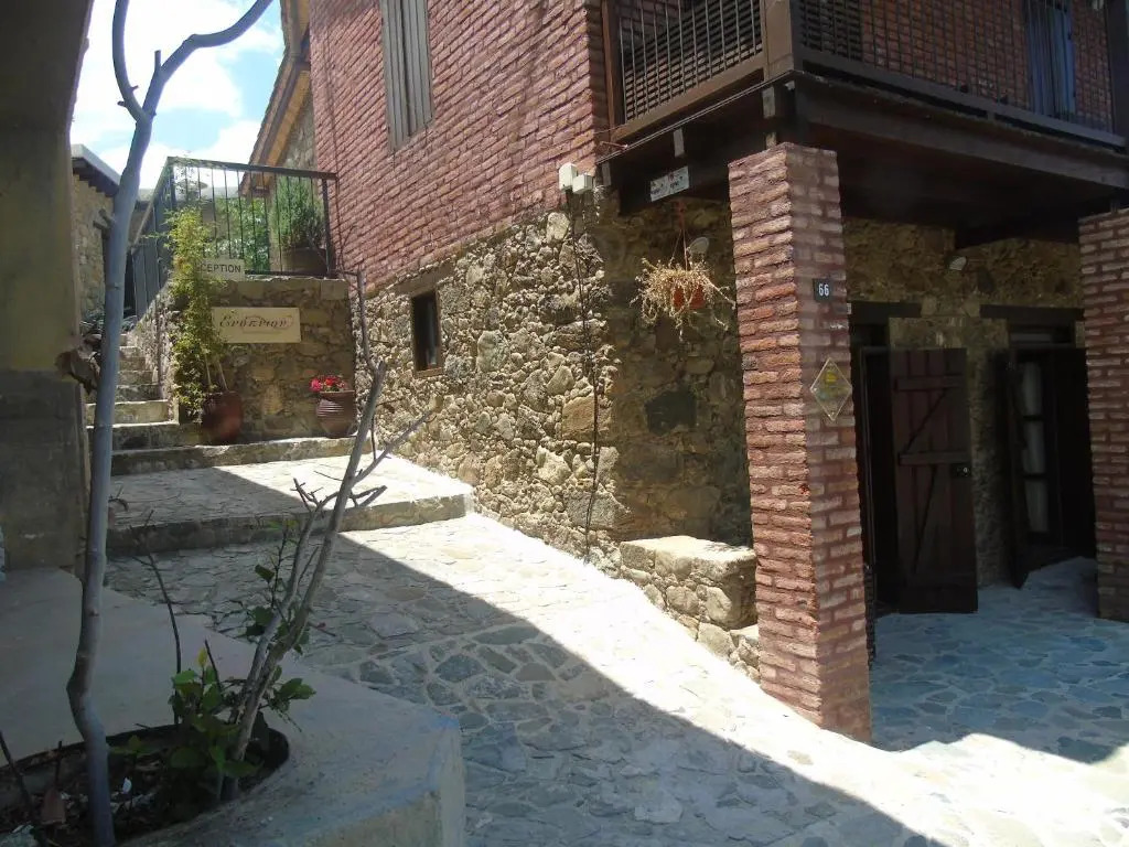 Enipnion Apartments