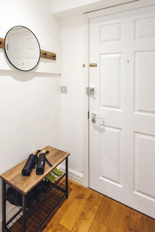 2 Bed Apartment Right on Trafalgar Square