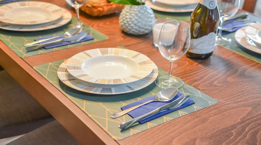 Villa Martin - Fast WiFi, Near restaurant, Fenced Yard, Pavilion, Center of Village