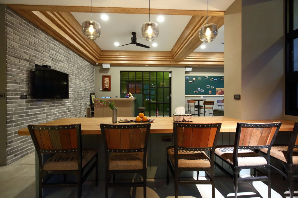 MIDORI Hostel