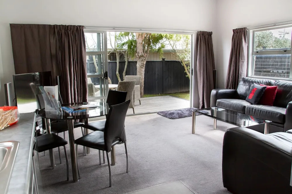 Martinborough Mews